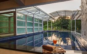 Saffronstays Bellini, Karjat